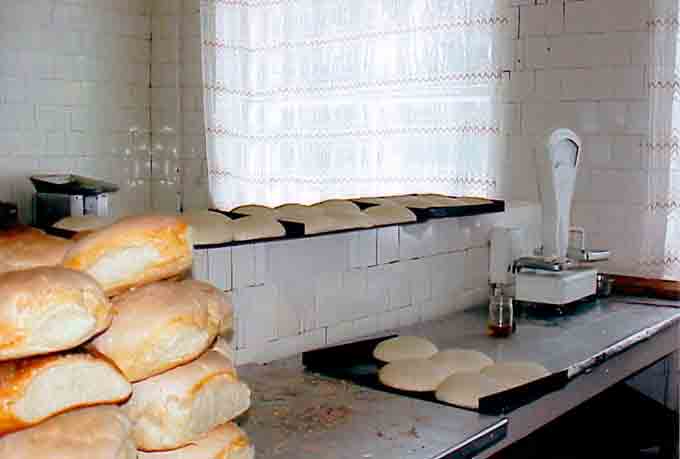 Preparando el desayuno en un orfanato de Ucrania (3)