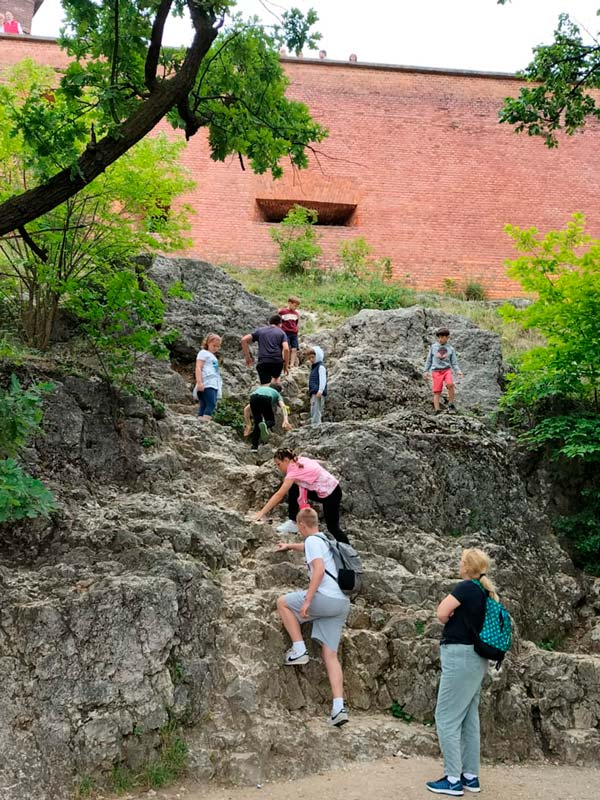De turismo en Cracovia esperando a los menores ucranianos acogidos por Ven Con Nosotros